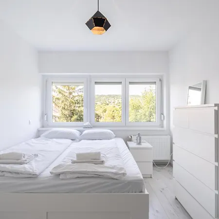 Earthy Elegance Apartmán *